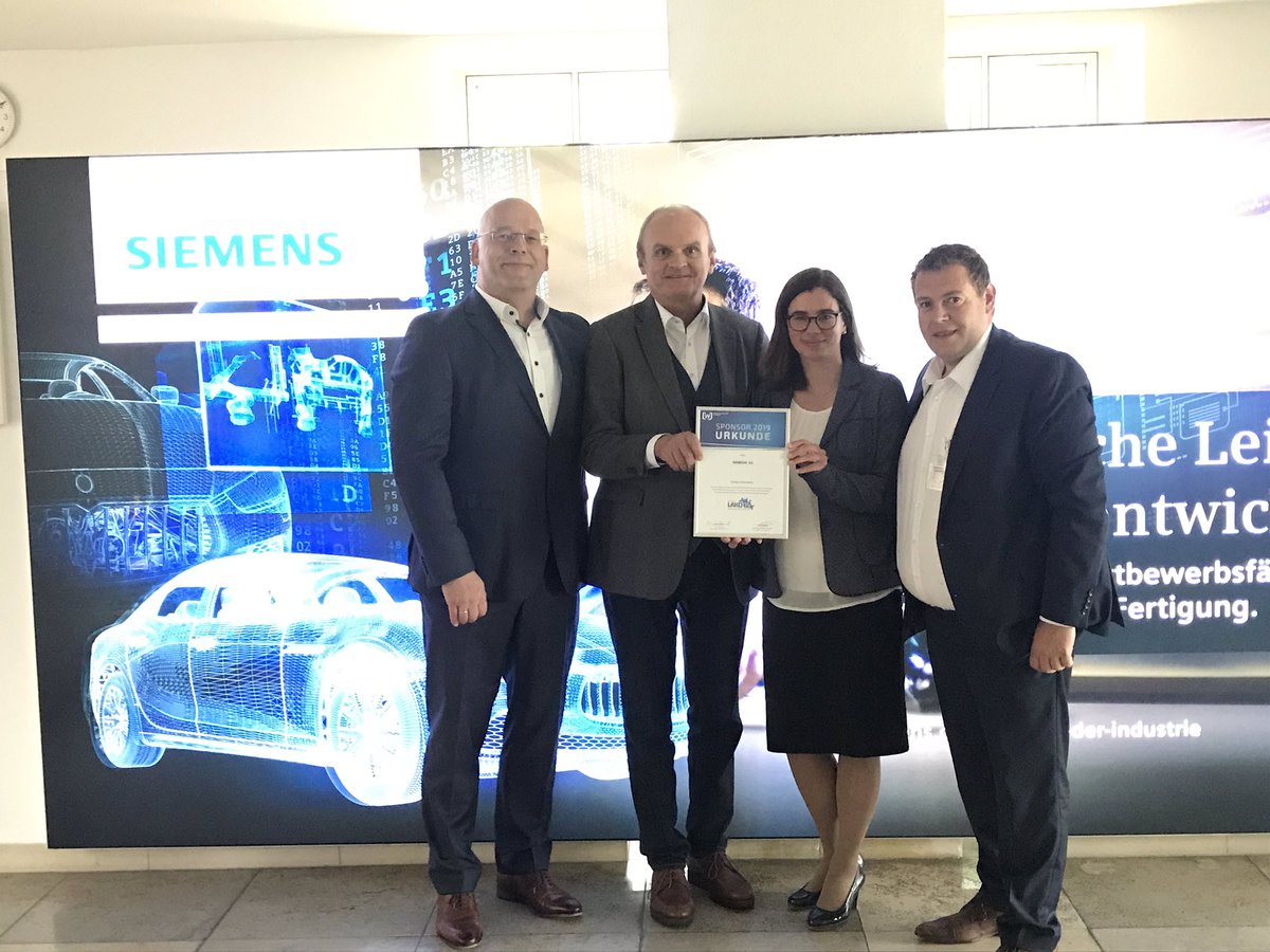 <a href="/Siemens/">Siemens</a> Erlangen unterstützt aktiv die Wirtschaftsjunioren bei der LAKO 2019 in Erlangen💪💪 . Heute wurde uns von <a href="/ReneHandl/">René Handl</a> die offizielle Sponsorenurkunde übergeben. Weitere Infos unter: lnkd.in/dxgjeef <a href="/IHK_Nuernberg/">IHK Nürnberg für Mittelfranken (inaktiv)</a> @K__Fischer <a href="/erlangen_de/">Stadt Erlangen</a>