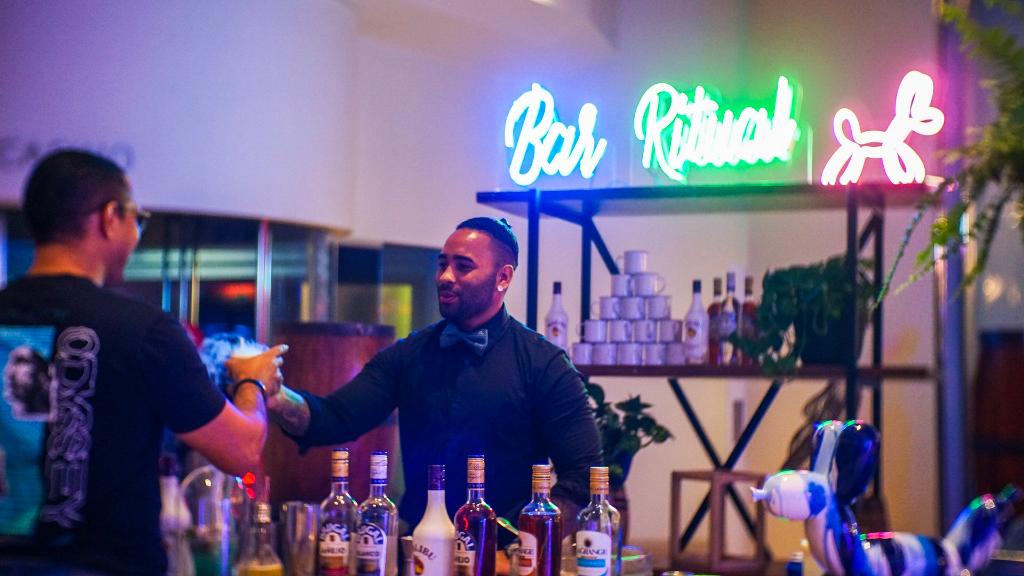 RenJaragua's tweet photo. Hay una historia detrás de cada uno de nuestros tragos, descubre cada una de ellas. #BarRitual #RenHotels #MixThisWay #DiscoverThisWay https://t.co/ccAmibdeyO