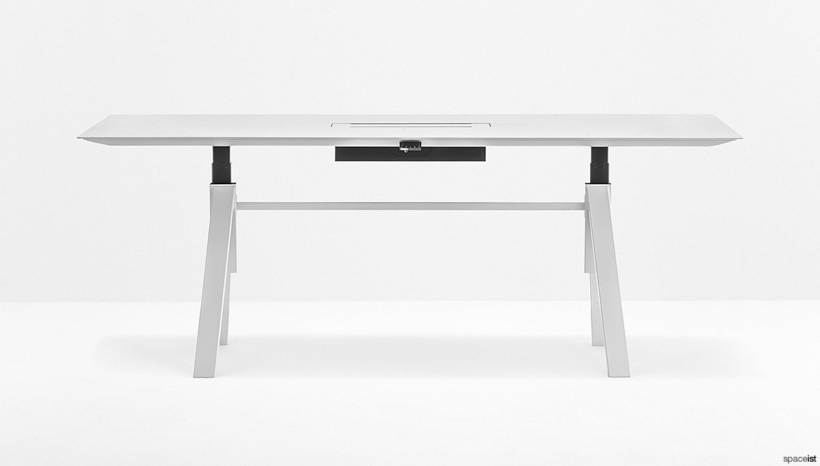 New height adjustable Arki meeting table > bit.ly/2WVFxi7