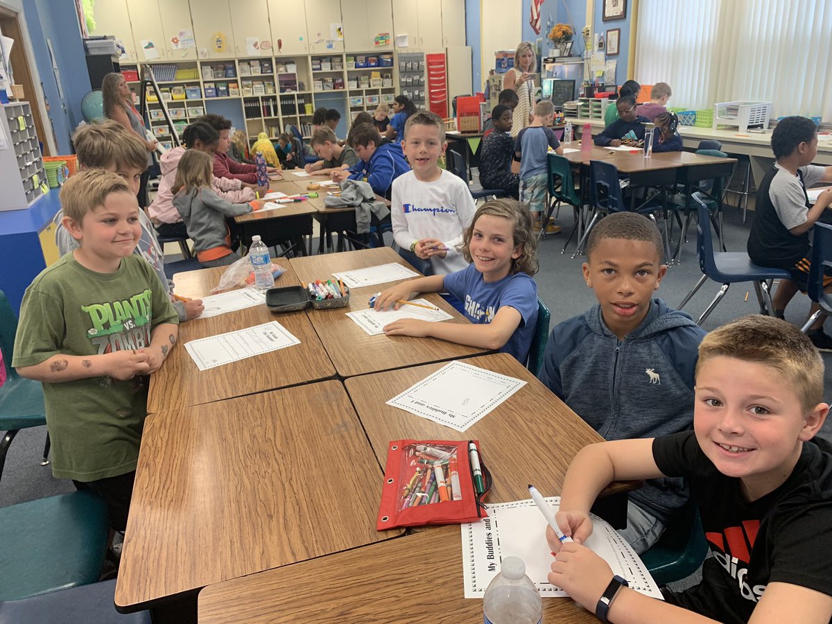 MrsCondonL's tweet photo. 1st and 4th grade buddies! We are settting some new goals for next year! #TLIM #goals @JeffersonElemSc https://t.co/9iLYAm6siH
