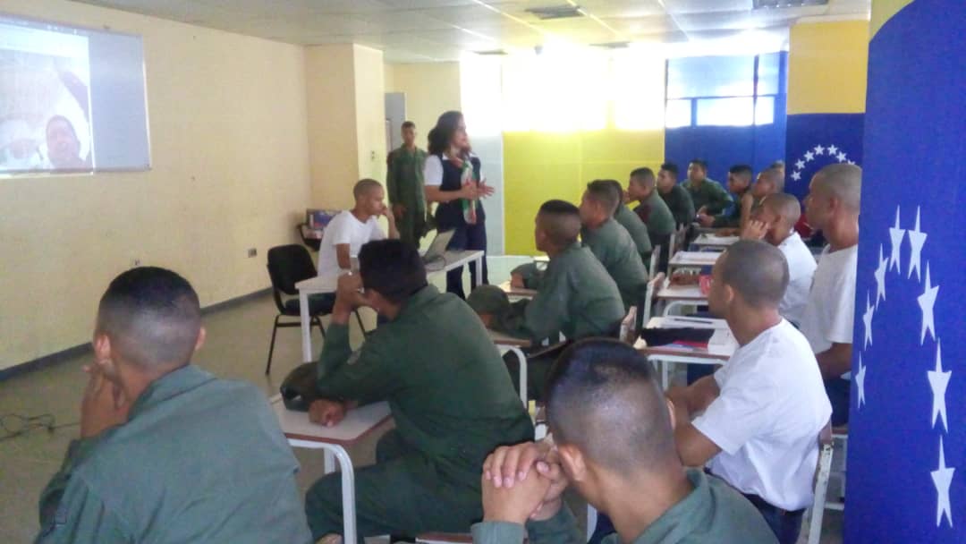 escpetro_electr's tweet photo. 81 años  tributando Servicios  a la Patria EN EL CCSFIP GD. FREDDY JOSÉ ALCAZAR WEIR". No se habla mal de Chávez.Charla Educativa y de Orientación Plan de la Patria 2019-2025 y sus Cinco Objetivos. Dictada por la Abg. Francys Prieto a las Promociones 111 y 112 @LopezVargasR https://t.co/1kN5u6SRBo