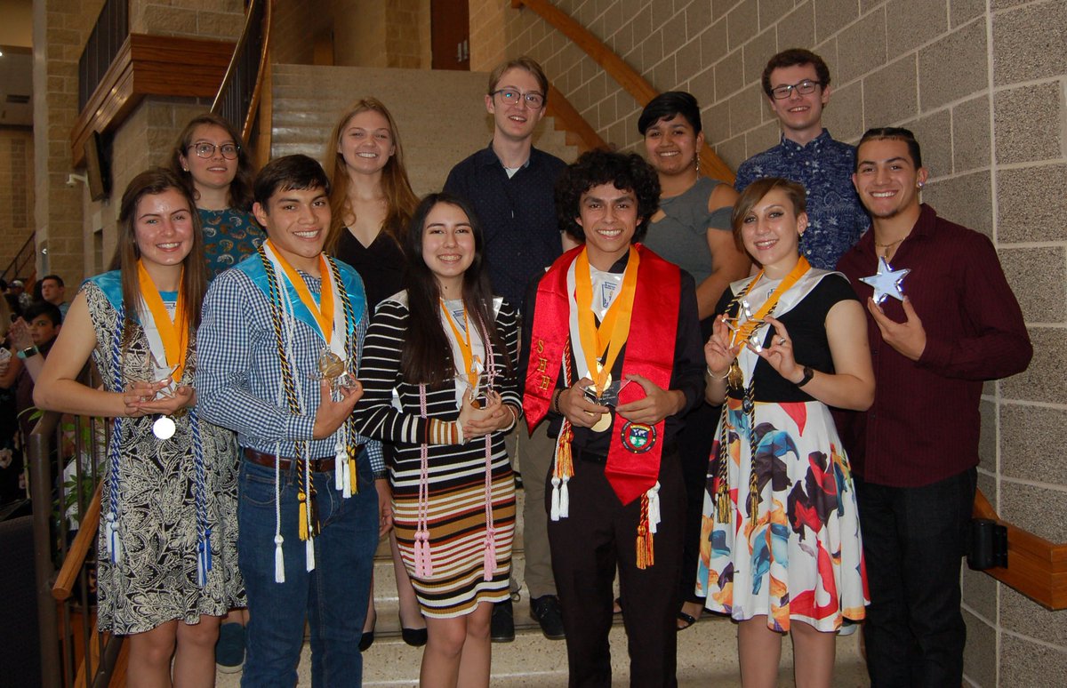 PSumers's tweet photo. My favorite Lehman tradition! The Lehman Totems honor the students who best represent what it means to be a Lobo: Integrity, Wisdom and Pride! Congratulations! @LehmanHighLobos @Lehman2019 #GD2BL https://t.co/OevB41S64f