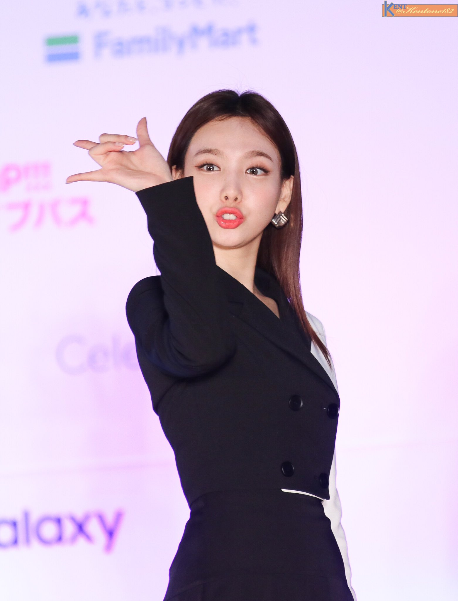 D7AzpZkUEAImO4t.jpg:orig