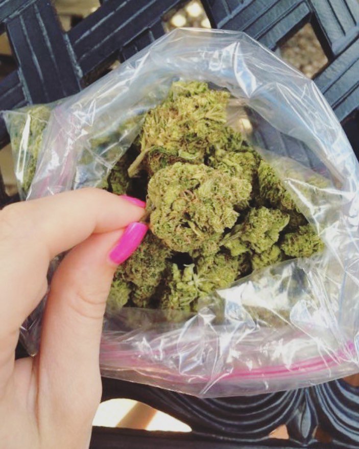 weedydotcom tweet media