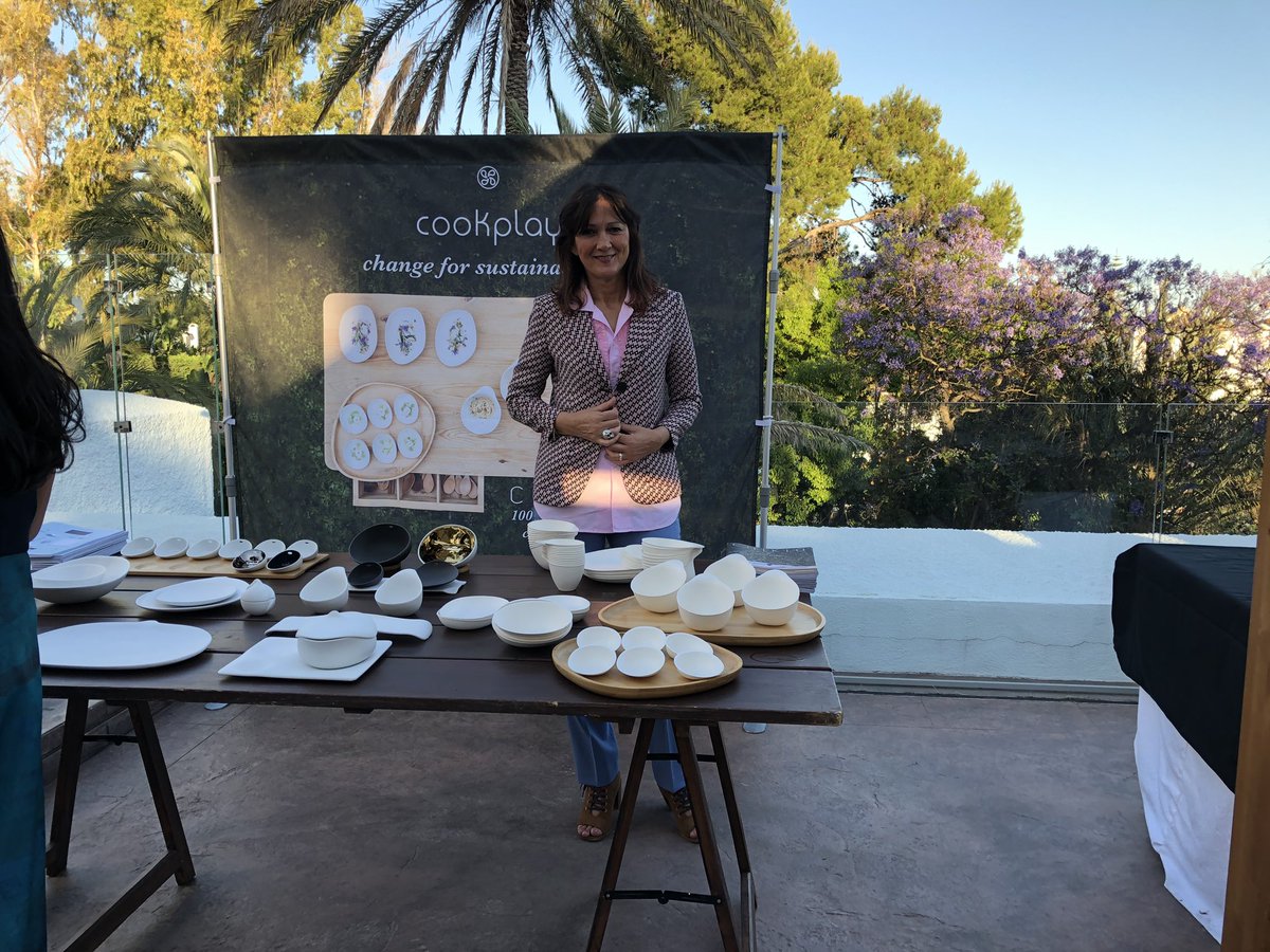 ChefsAndKids's tweet image. Empieza el cóctel y @CookplayCuisine presenta Chikio, su nueva vajilla 100% compostable y 100% degradable diseñada por Ana Roquero. #ChefsAndKids2019