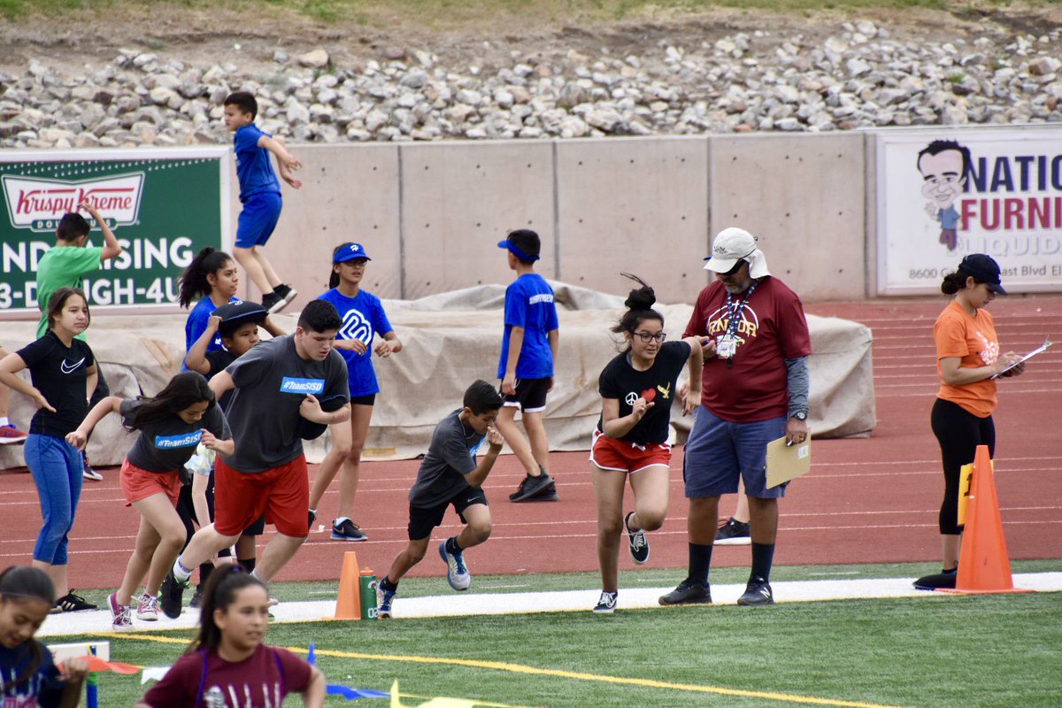 vanessa_corral_'s tweet photo. #TeamSISD taking fitness to the next level. These Ensor Eagles are enjoying every bit of of #FuseMove! Thank you @JNunn_ADM and @MarcDuchene for bringing this to life! @SocorroISD @JEspinoza_SISD @Ensor_MS @ML_ENSOR_MS https://t.co/LWrG4CzsKX