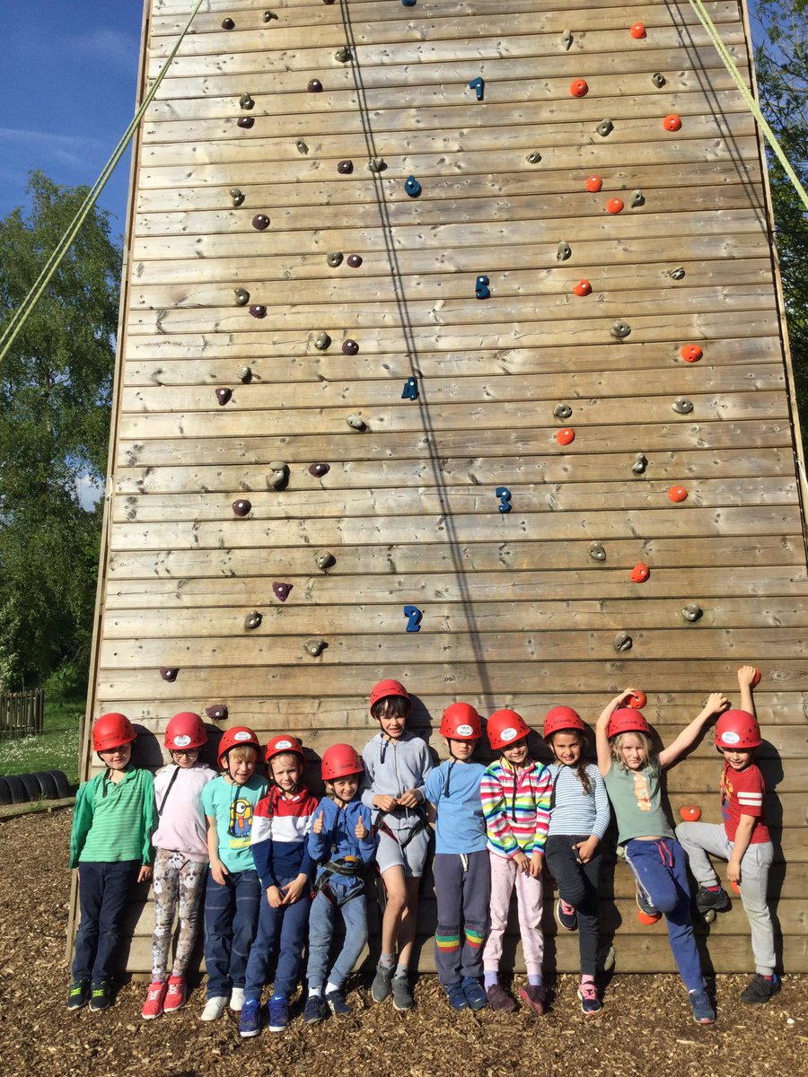 CheamPrePrep's tweet photo. Conqueror’s of the climbing wall @CheamSchool https://t.co/1pECgvKi88
