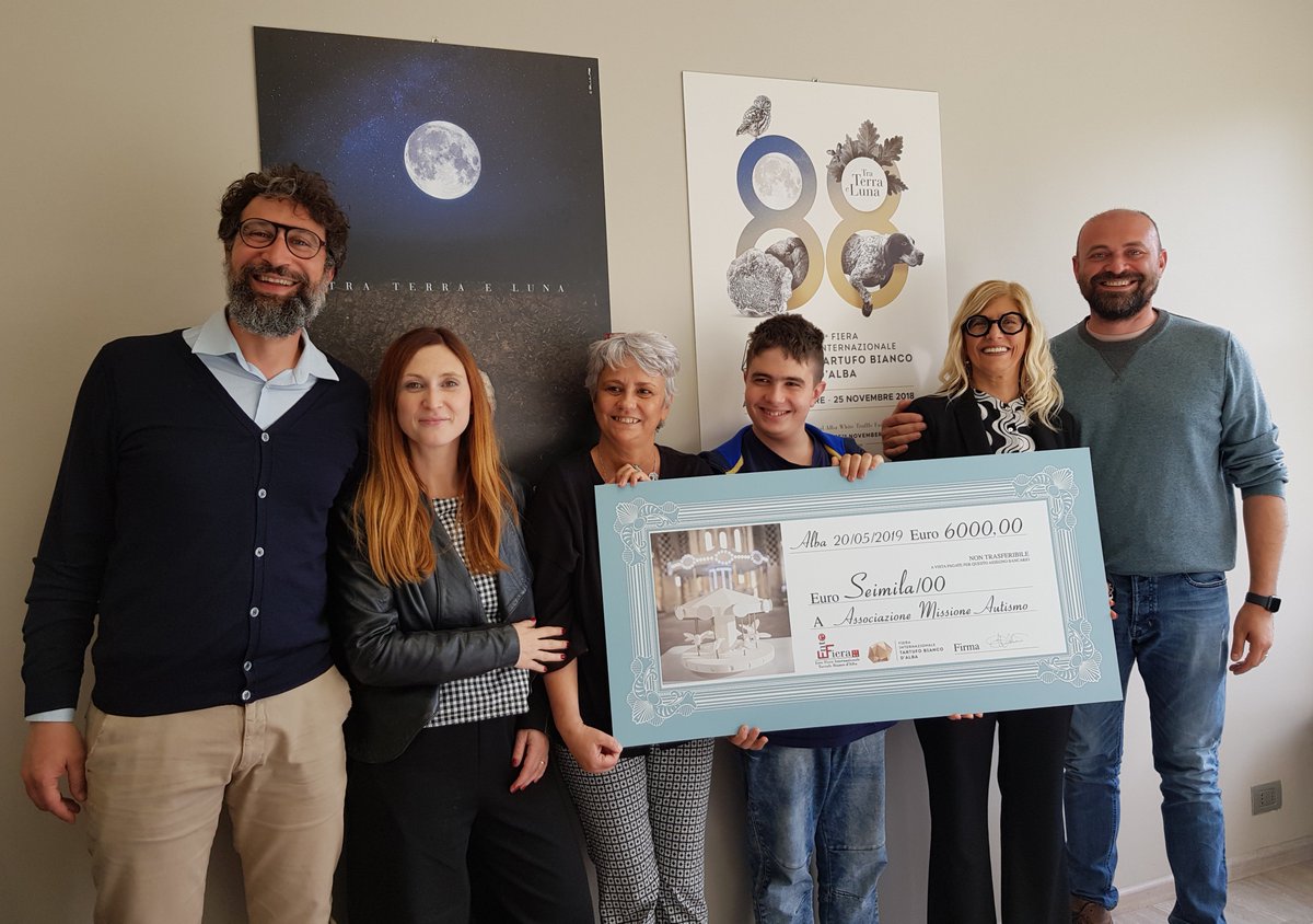Perché siamo innamorati pazzi del carillon de “La giostra di Nina” di Valerio Berruti e musiche di Ludovico Einaudi?
Perché ci emoziona e soprattutto il ricavato dalla vendita aiuta i bambini e i ragazzi di ❤️Associazione Missione Autismo Onlus - Asti❤️.
#albatruffle