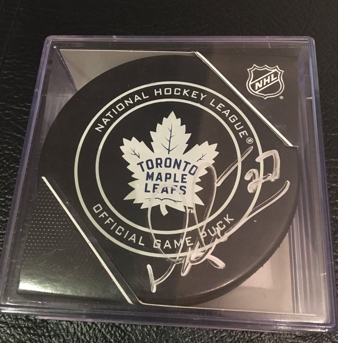 AndrewONielsen's tweet image. 🚨🚨CHARITY AUCTION 🚨🚨

My friend donated these autographed items to my rappel ⬇️a🏢in my ♿️ to send kids with physical disabilities to summer camp:
• #MarcoEstrada cleats
• #DarrylSittler &amp;amp; #MitchMarner pucks
• #Sparks #Tavares #Marleau #Rielly hat 

Please bid below.