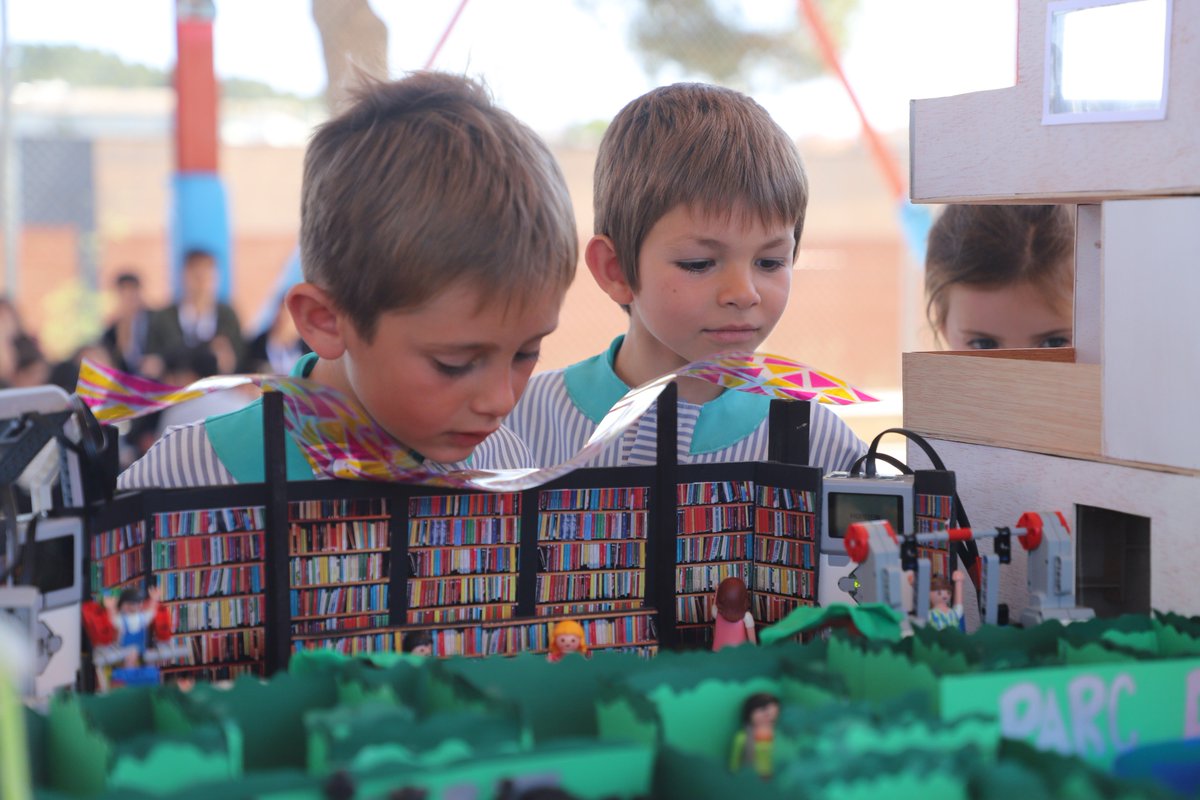 COOPPAIDOS's tweet photo. Fotos #PaidosTechDays jornades tecnològiques 📲 dels passats 9 i 10 de maig al Paidos #TotsSomPaidos #ProjectesPaidos #EsdevenimentsPaidos #NovesTecnologiesEnEducacio @montpeita @EscolesCoop @agrescatAEC @innovatrams https://t.co/702wNMb9Qy