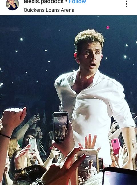 RockinRachi92x's tweet photo. The endless amount of pics in my camera roll of Joe in this white f*cking shirt... 🔥😍 (I doubt any of you #JoeGirls mind lol 😉😏) #ManCrushMonday #JoeyMcIntyre #NKOTB #mixtapetour2019 #MixTapeTour #MacThread #BHLove (📷: credit to owners!) https://t.co/XDR92wSVHe