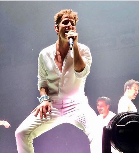 RockinRachi92x's tweet photo. The endless amount of pics in my camera roll of Joe in this white f*cking shirt... 🔥😍 (I doubt any of you #JoeGirls mind lol 😉😏) #ManCrushMonday #JoeyMcIntyre #NKOTB #mixtapetour2019 #MixTapeTour #MacThread #BHLove (📷: credit to owners!) https://t.co/XDR92wSVHe