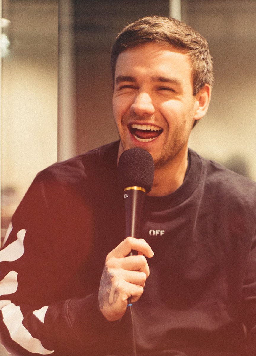 LiamPayne's tweet photo. Smiles all round https://t.co/31kjnSjgj1