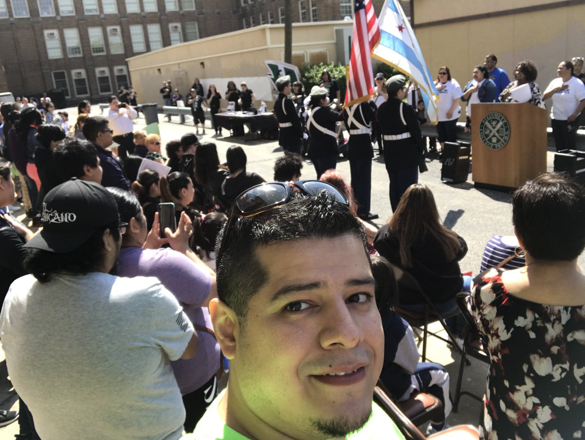 Pam4CPS_Parents's tweet photo. Steinmetz Grand Opening!
A great time was had by all.  Come share the experience with us.  Steinmetz HS is now an official CPS Parent University @CPSParentU.  What is Parent University?  Let me tell you. "It's a place where parents are empowered to empower their children." https://t.co/6aZVsezFN5