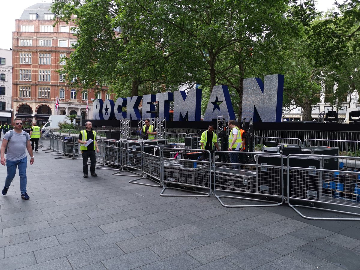 CapitalBarriers's tweet photo. #Rocketman film premiere. It's all glitz n glam this evening #barrierman @CapitalBarriers #paramountfilms #eventprofs https://t.co/MI1X0W4cyT
