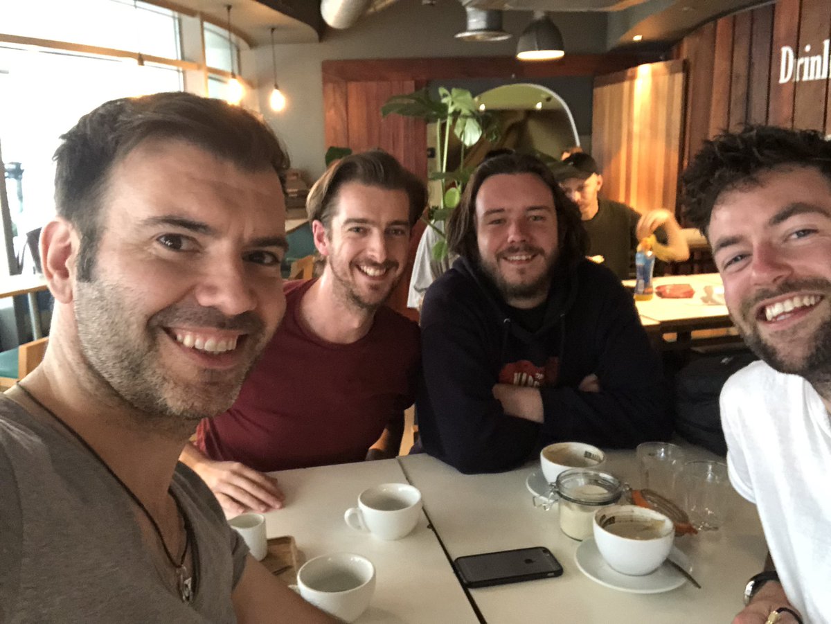 Discussing social media with these heavyweights! I have some new ideas!

<a href="/madeontheroaduk/">Made On The Road</a> <a href="/andyguitarleeds/">Andy Guitar</a>