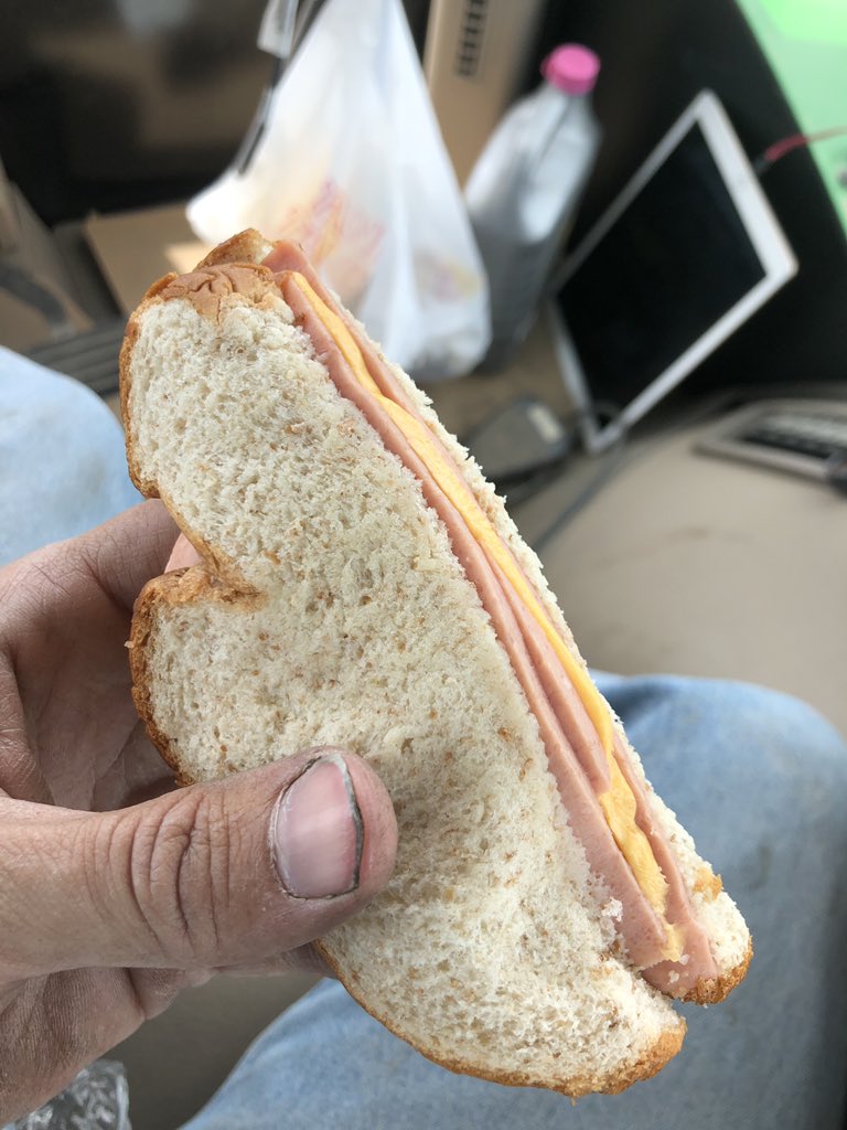 bawood85's tweet photo. If corn hits $6...Iโm still eating bologna. #needsketchup https://t.co/DZEyzea6eZ