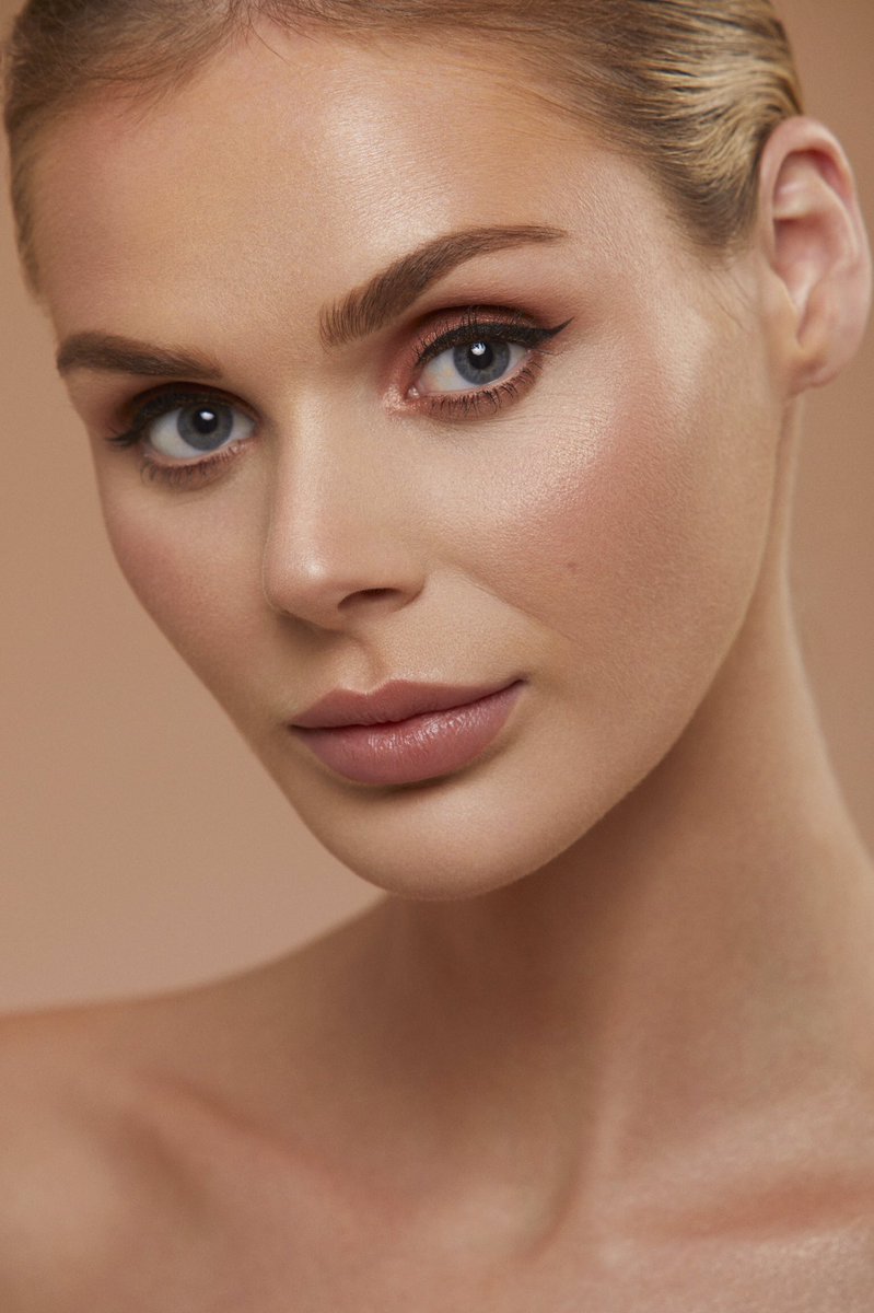 GJHMakeUpArtist's tweet photo. @mattwilsonphoto #beautyshoot #MakeUpArtist #makeup https://t.co/Gn3ysWwDb3