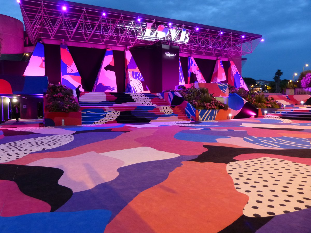 GiBonazzi's tweet photo. .@AquafilSpa and @egecarpetsltd partner with @Chopard to turn pink carpet ‘green’ during #CannesFilmFestival: https://t.co/WQUovWbyuy #ChopardParty https://t.co/WJ44S8opMz