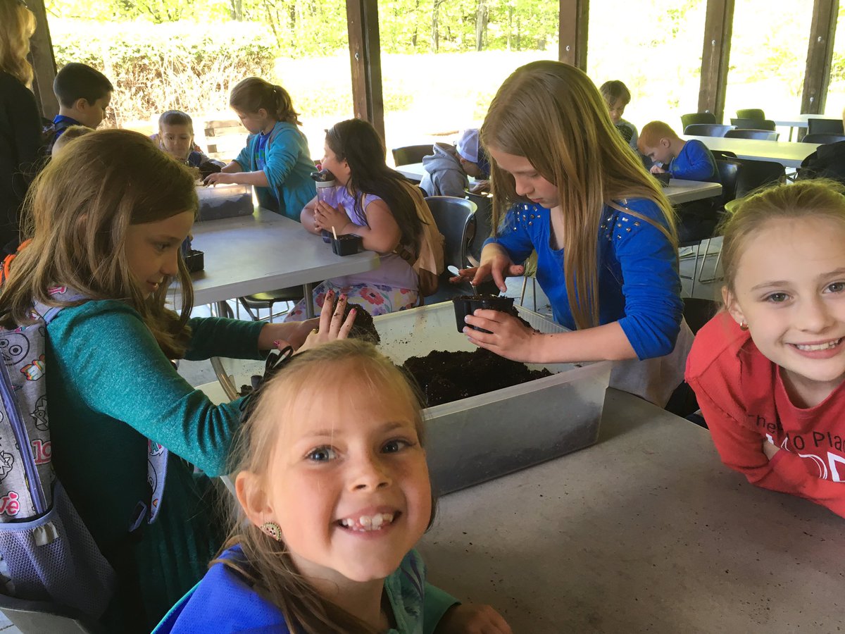 meagher3dan's tweet photo. Wonderful spring STEAM field trip to the University of Minnesota Landscape Arboretum with Washington 2nd grade. Great job @MissGrundstrom, @MissAlexaOlson and @MorseInspired and Ms Storlie with your students! https://t.co/KCDO4QfbxT