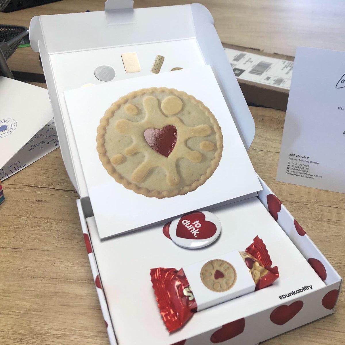GreenacreRec's tweet photo. Thanks so much @WeAreResource I discovered my #dunkability pack on my desk, and it hadn’t been scoffed! 👌#wearerespurce #biscuits #enjoyability #greenacrerecruitment #socialhousing #socialmediamarketing @Hitchin https://t.co/Q0EpW7Dmfe