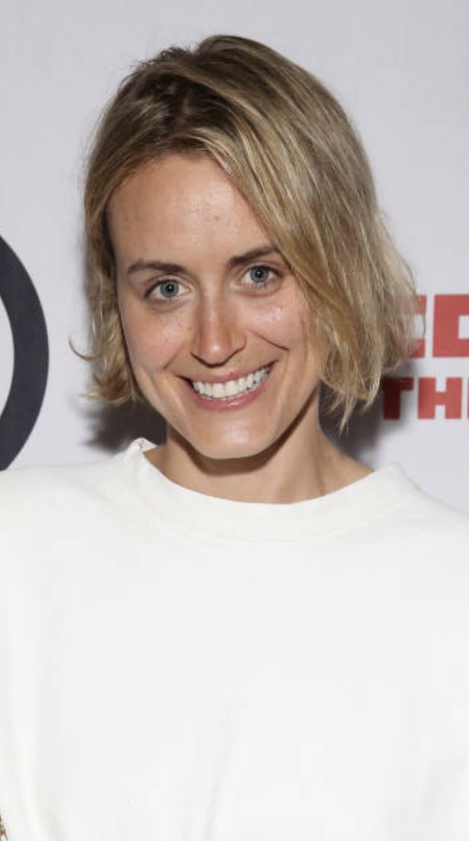schilling_nl's tweet photo. . @TaySchilling attends the Opening Night Party for “Macbeth” (May 19th) https://t.co/xiR57o3obE