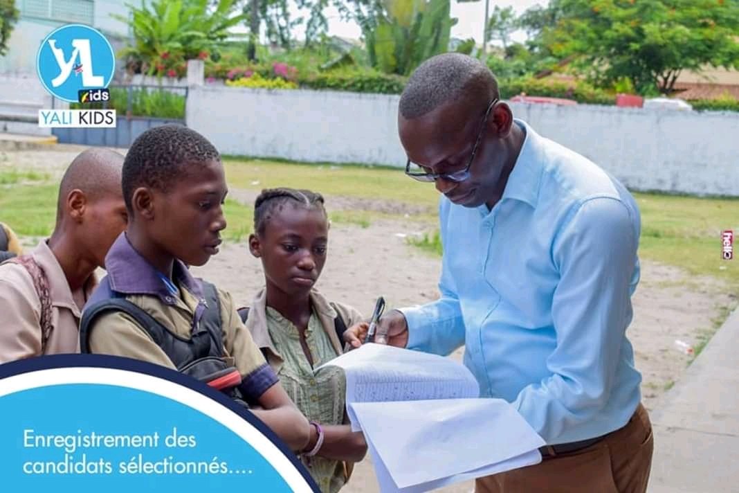 yalicongoalumni's tweet photo. Arrêt sur images :
Sur les 200 candidats présélectionnés, 100 furent retenus pour suivre le programme #YALIKids. Revivons en images les instants d'enregistrement des candidats sélectionnés.
#YALICongo
#Butterfly
#UsEmbassyBrazzaville
#HelloPhotography https://t.co/L0M8y6pXP3