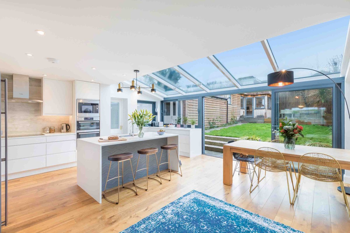 BurroughsSW's tweet photo. For this mid-century house extension we made sure to let light pour in from more than one direction – it makes such a huge difference to the feel of the room. To see more from this build go to https://t.co/MYMMmWHXWZ https://t.co/gbxKmxScSL