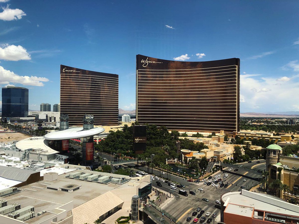 phoenixmedia_eu's tweet photo. #MagentoImagine was a blast! Thanks @magento for a great event with amazing speakers, exciting insights & the chance to present our #AR innovation during #Commerce #Sneaks. We had a great time with colleagues, friends and the whole #Magento community! #InnovationsLab @Adobe https://t.co/qhalzrBAmu