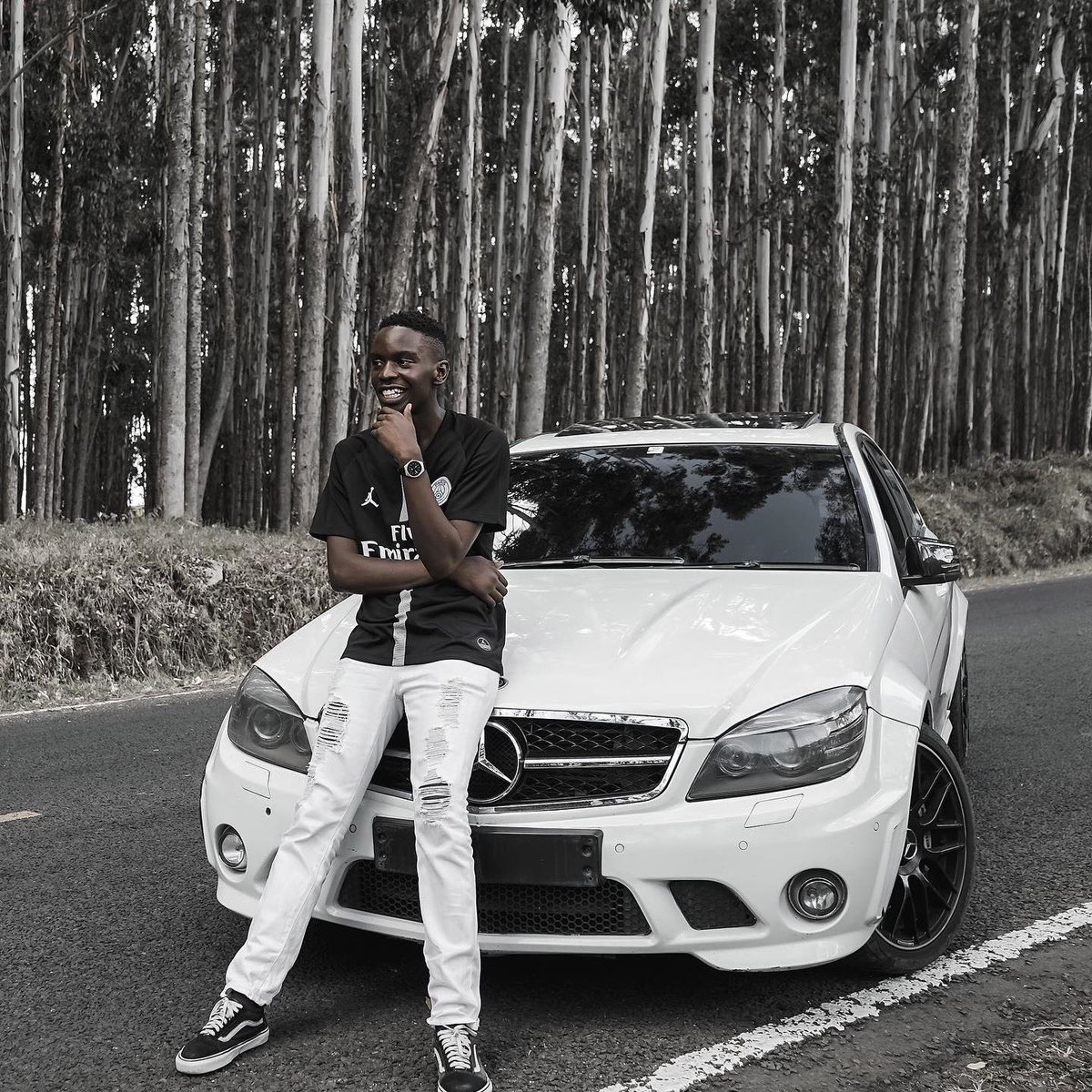 eduu_szn's tweet photo. My debut music video is live on YouTube 😊, follow this link to watch it 🔥

https://t.co/tcXy8ujFDb

#Edutherapper #WachaWajaribu https://t.co/yfZIfwbrQa