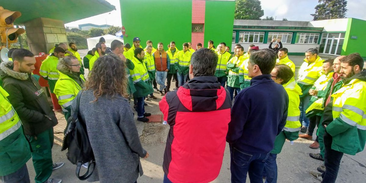 Hoy hemos estado en Fertiberia apoyando a lxs trabajadorxs que están en huelga para mejorar sus condiciones de trabajo. #CambiaAviles #Futuro #TaniaAlcaldesa