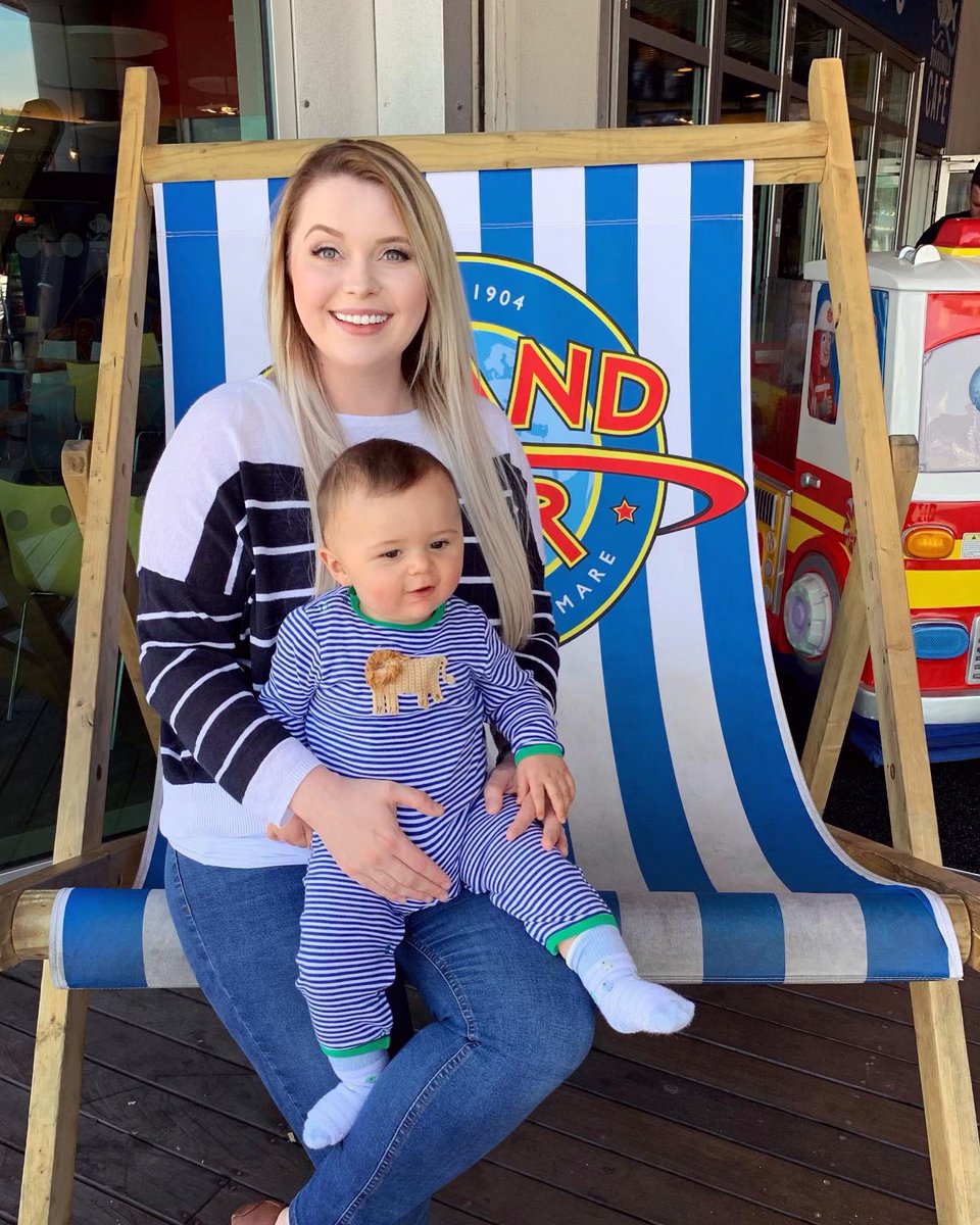 kate_hoult's tweet photo. Cheeky little trip to the seaside with my boys 💙👪🏖🍦☀️ #familyfun #seaside #Somerset #8monthsold https://t.co/fuqPLwKMWr