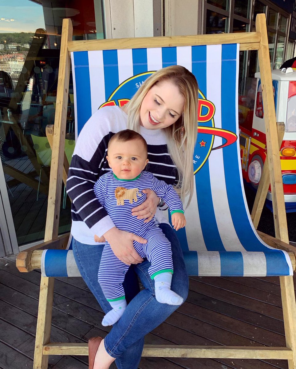 kate_hoult's tweet photo. Cheeky little trip to the seaside with my boys 💙👪🏖🍦☀️ #familyfun #seaside #Somerset #8monthsold https://t.co/fuqPLwKMWr