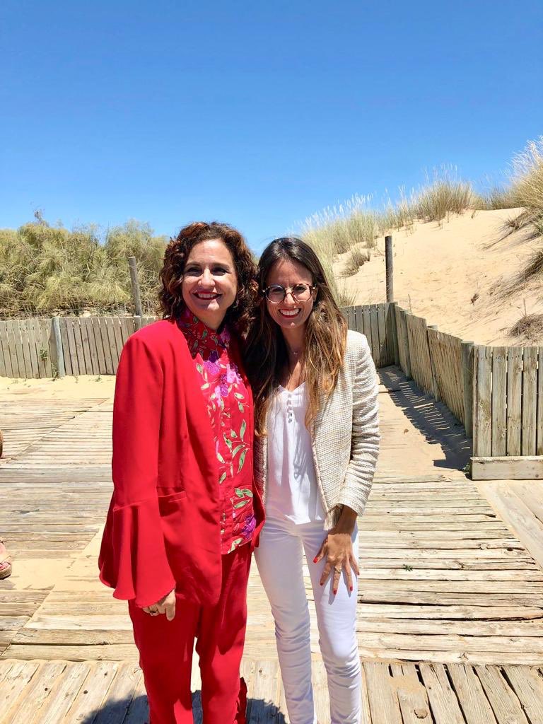 Nataliayamonte's tweet photo. El Plan de Turismo da su primer paso. 

La ministra de Hacienda, María Jesús Montero, ha podido conocer de primera mano el Plan de Turismo presentado por nuestra candidatura.

Agradecer el agradable encuentro que hemos mantenido para que dicho plan pueda seguir creciendo. https://t.co/e2SGdgMSd6