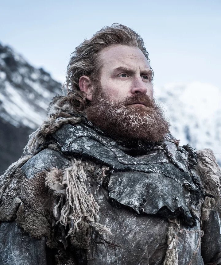 claudawful's tweet photo. biggest takeaway from #GameOfThrones is that you should drink titty milk for as long as you can https://t.co/ttSfNMRg4y