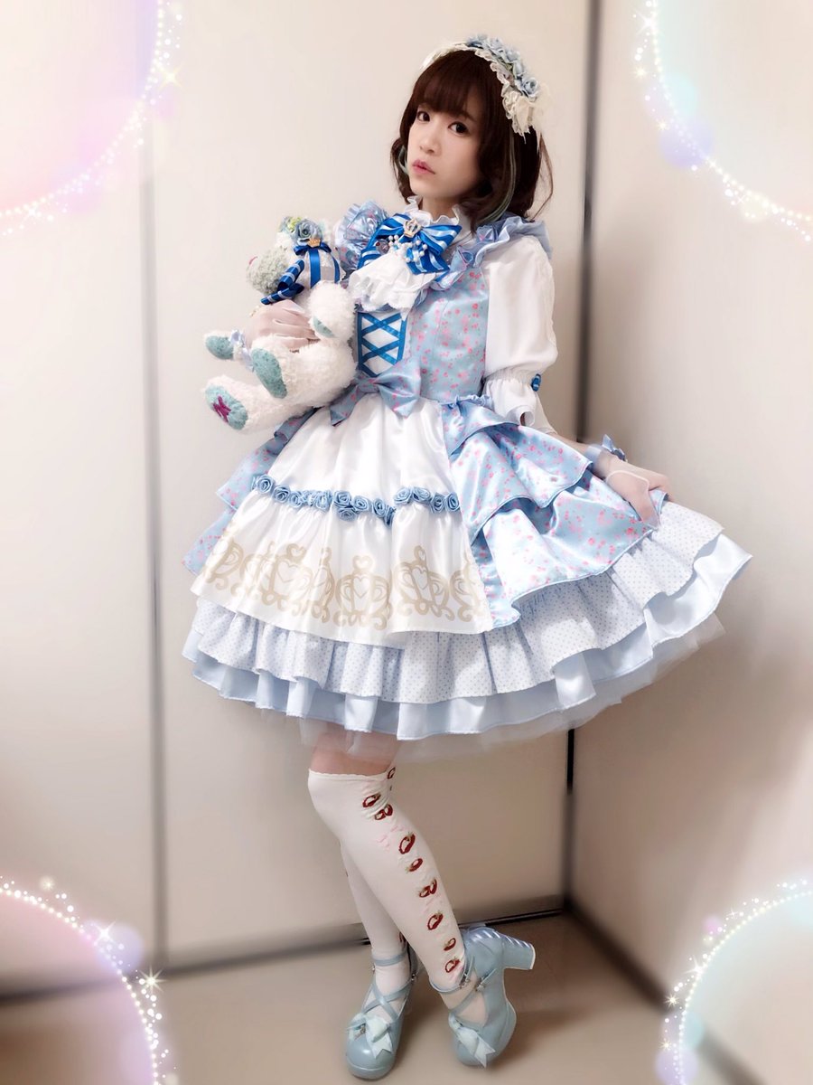 諏訪彩花 No Twitter 今回のこのシャルシャロ衣装 すごく素敵に再現して頂きまして お人形のように可愛いシャルシャロに近づくために カラコンやエクステに挑戦してみました 薄緑のエクステはこだわりなまつりとシャーロット色 カラコンは偶然にも2人とも淡い