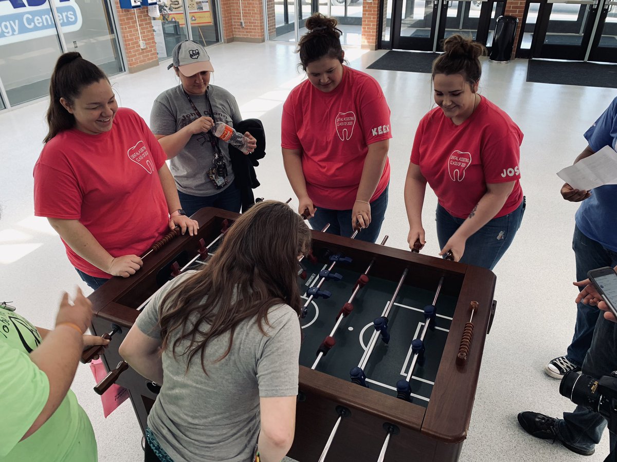 MECTC_Buffalo's tweet photo. Intense competition as labs compete for the coveted championship trophy at Buffalo’s May Day. #MECTC #MayDay https://t.co/xqkmDf5t5V