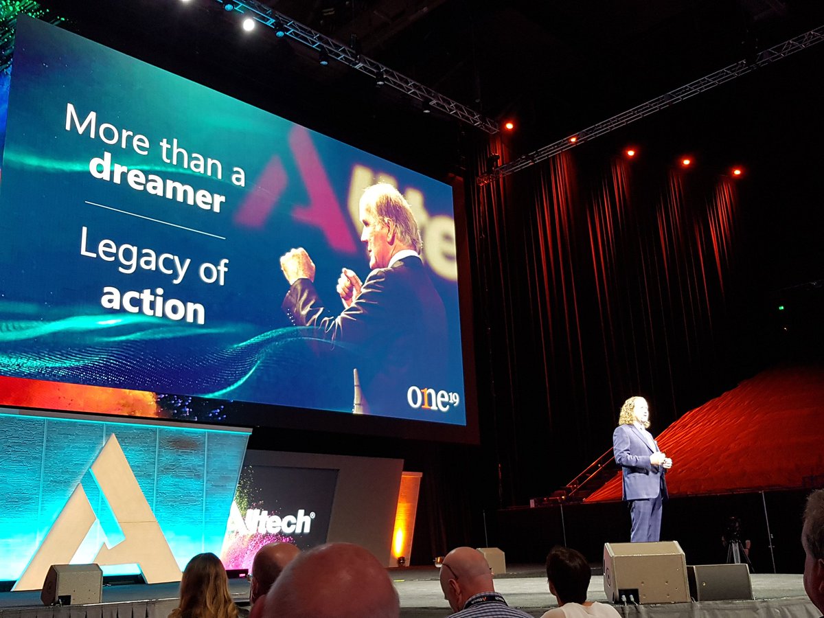 AlltechSpain's tweet photo. "We live a time of tremendous opportunities to feed the world" @mpl17 en #ONE19 @Alltech https://t.co/Sh76gCKxaD