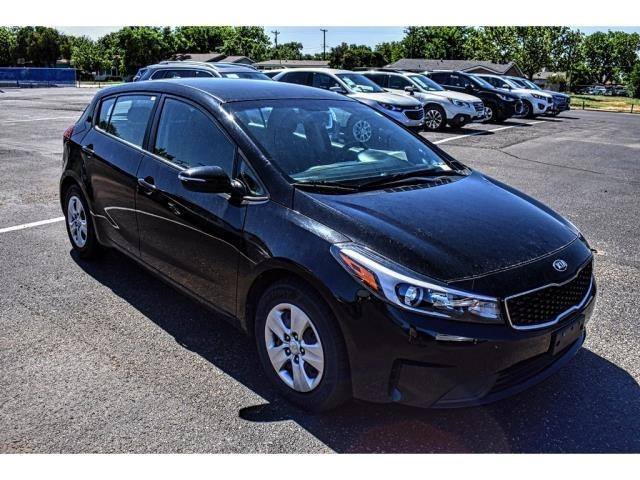 PollardUsedAveQ's tweet photo. Efficiency, versatility, and affordability all in one! Come check out our 2017 Kia Forte5 LX: https://t.co/cab6xqMtpE #PollardUsedCars #AveQ #Lubbock #Kia #Forte5 https://t.co/JGID2BMkkW