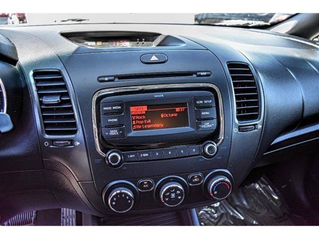 PollardUsedAveQ's tweet photo. Efficiency, versatility, and affordability all in one! Come check out our 2017 Kia Forte5 LX: https://t.co/cab6xqMtpE #PollardUsedCars #AveQ #Lubbock #Kia #Forte5 https://t.co/JGID2BMkkW