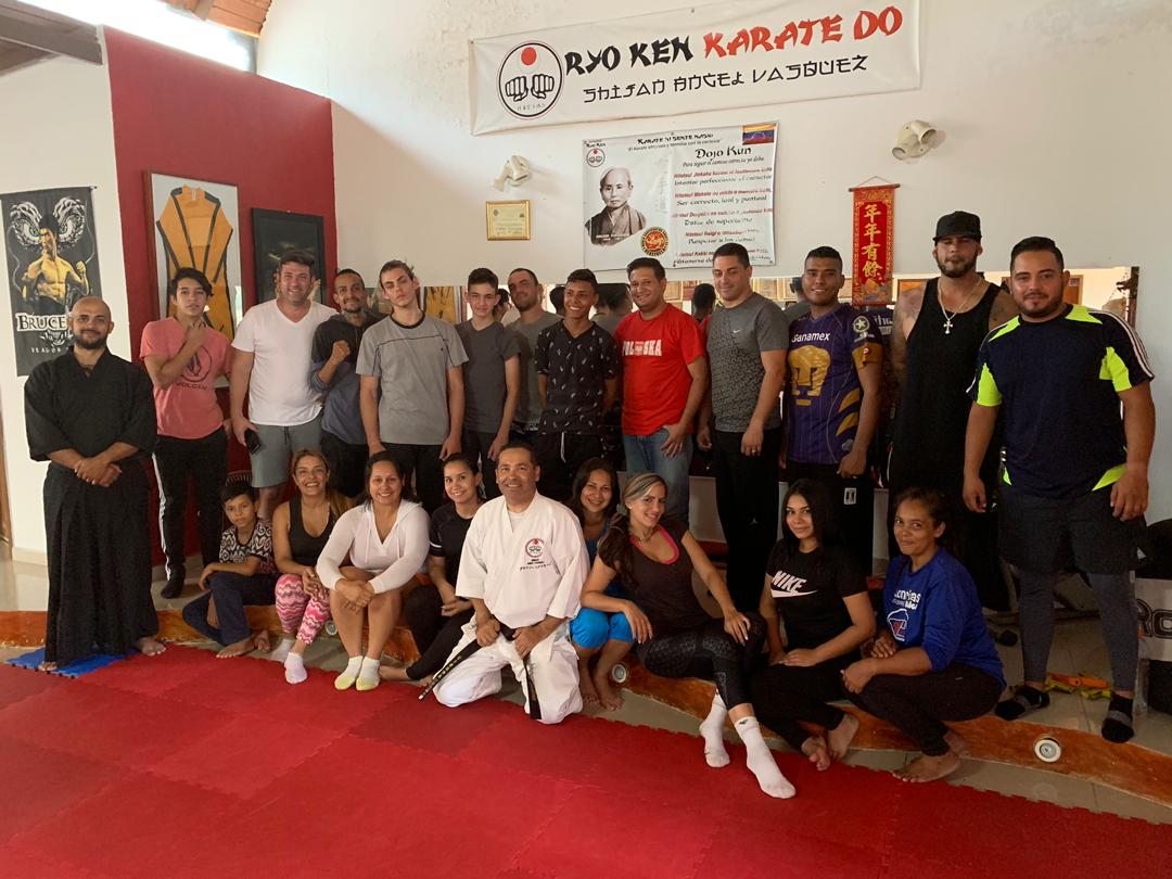 espacioinfo's tweet photo. #20May Excelente #formación en defensa personal dictada por el shihan @ninja499 y el sensei @JonathanMolinaM el pasado sábado #18May en las instalaciones el gimnasio Ryo Ken mcpio San Diego #Recomendaciones #sumision #Carabobo  Imágenes de @pedraco15 https://t.co/INIp6XXm1r