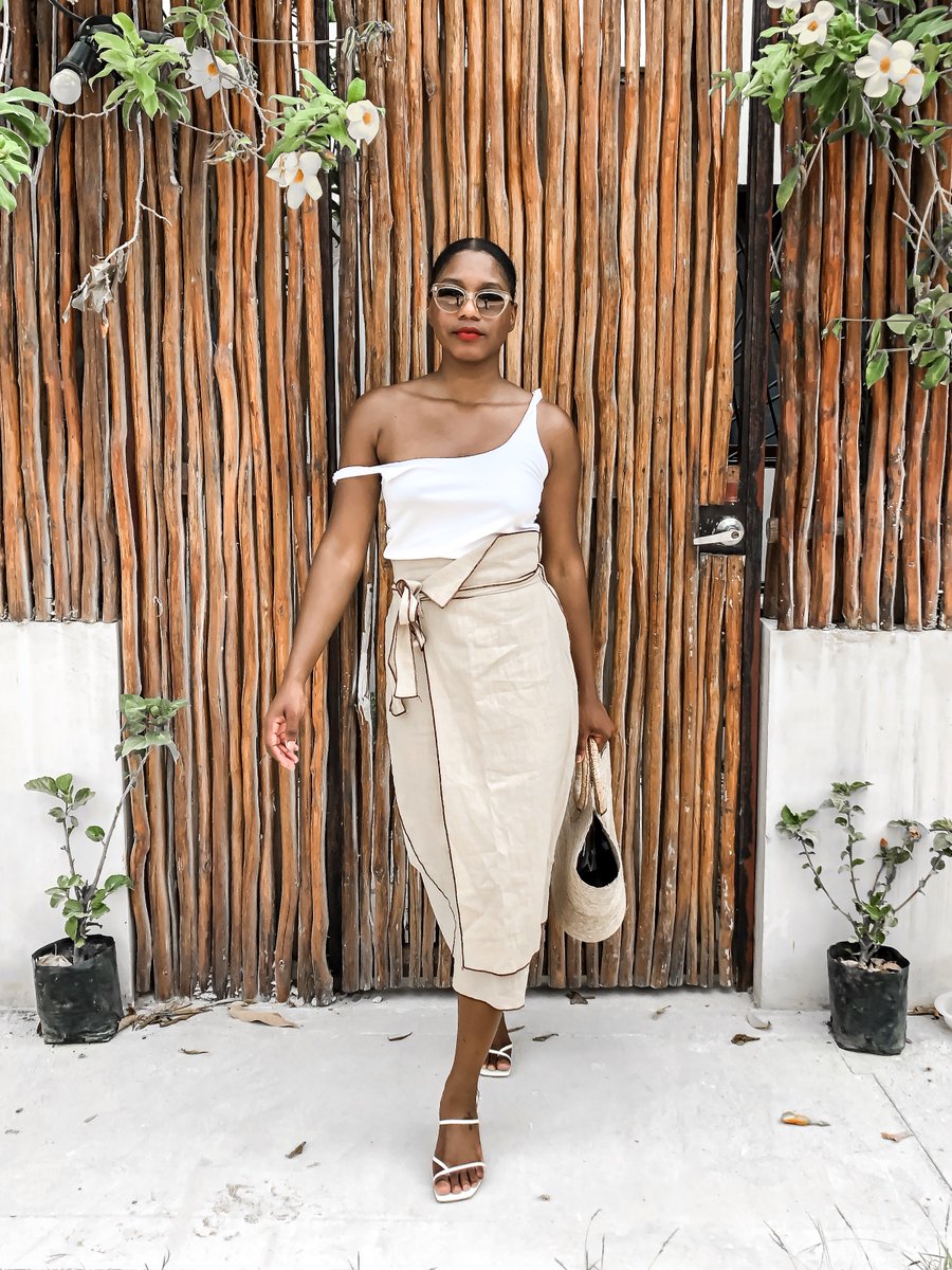 fashionsteeleny's tweet photo. THE CHIC GIRLS GUIDE TO #TULUM MEXICO 2019 --> https://t.co/Fk6hep2MMC -- Sharing Where to Stay, Eat, Play, What to Pack, Flight + Transportation Details and More! #travelnoire #blackgirlswhoblog #blackgirlstraveltoo #tulummexico #tulumguide #essencetravel #purewowcoterie #ootd https://t.co/cFz20aj1on
