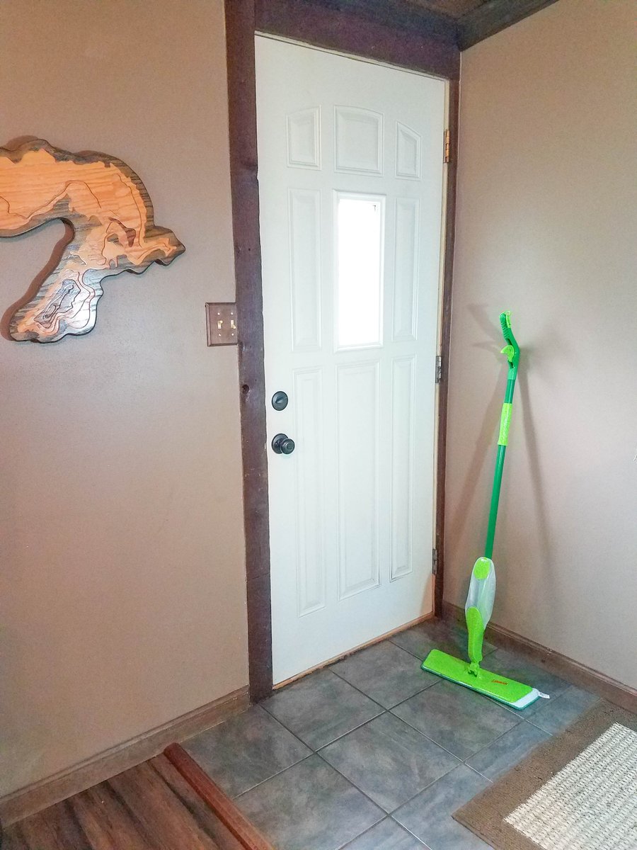 OutnumberedMama's tweet photo. I live for products that make cleaning easier. I'm loving the new #TheLibmanCompany Freedom Spray Mop. Grab this #coupon for $3 off >> https://t.co/ttTRaZneBD << #EmbraceLifesMesses #ad https://t.co/epF6iHEhib
