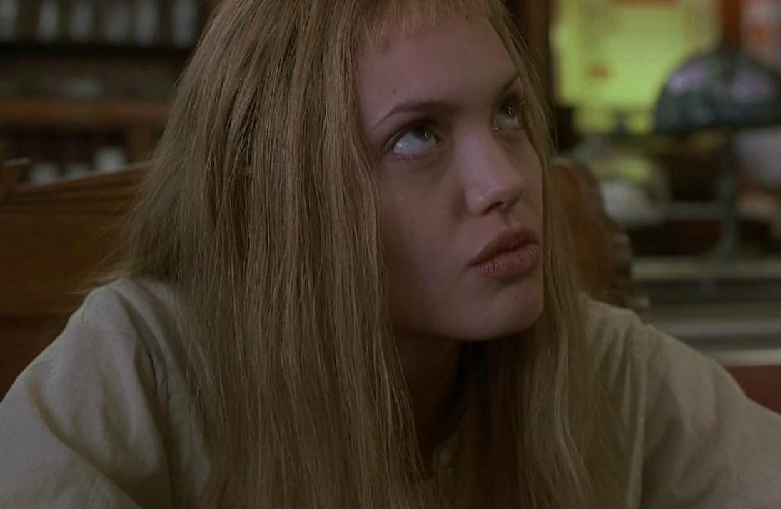 cyberglittter's tweet photo. angelina jolie in girl interrupted (1999) https://t.co/cJmzUlf4Fe