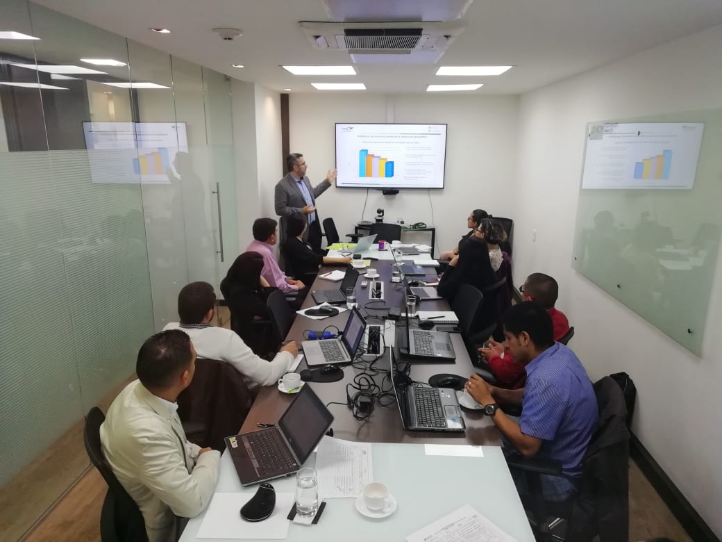 acmineriacol's tweet photo. Iniciamos segunda Jornada con @ANLA_Col: Taller de divulgación de buenas prácticas en el diligenciamiento del modelo de datos - GDB, con la participación de nuestras empresas afiliadas.
La capacitación permanente de nuestros profesionales es #LoQueNosUne https://t.co/2F5sw7sMRn
