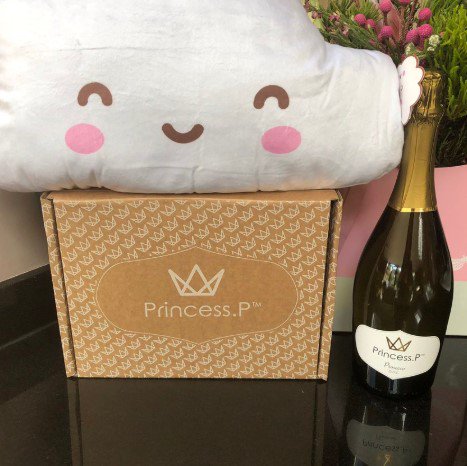 We are proud to welcome @simplyprincessp to #IDE19 🤩🍾The ultimate hub for Prosecco lovers, for any event or gift 🥂 Be sure to pay them a visit at stand A46 #FES19 bit.ly/IDE__tw