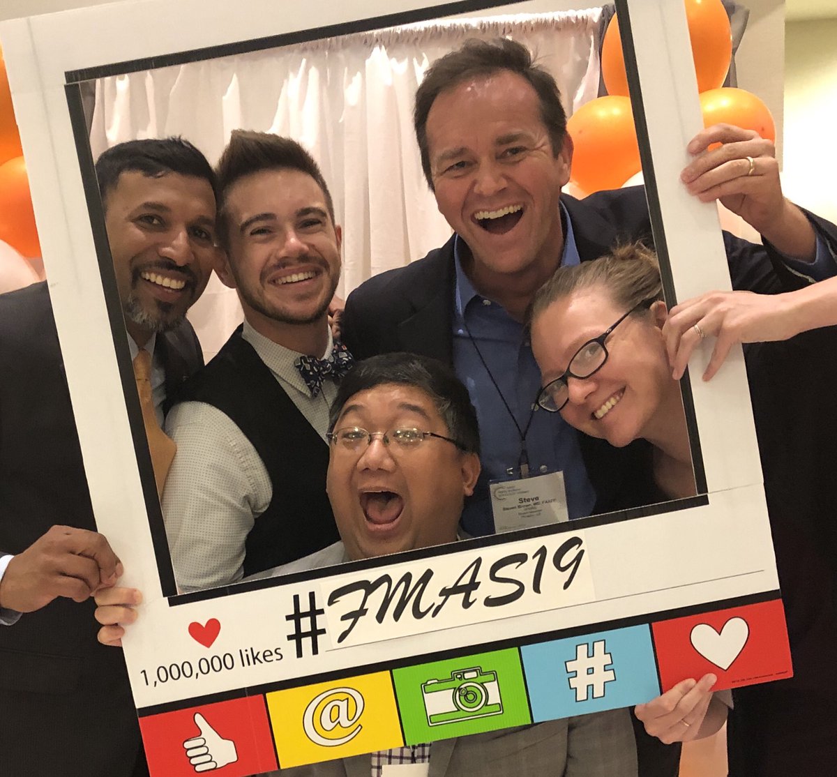 SteveBrownMD's tweet image. #FMAS19 with social media rockstar @drmikesevilla and @TheAFMRD board members and scholars