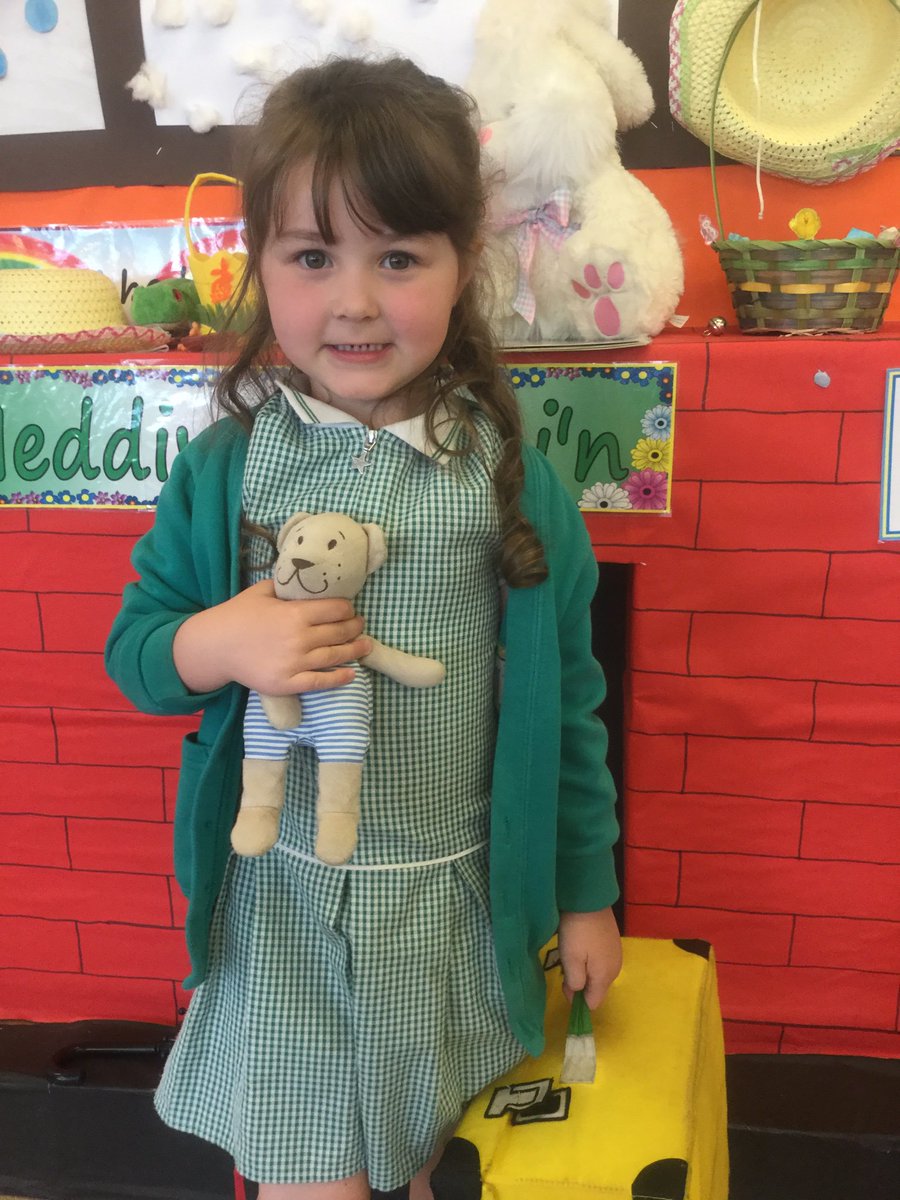 MrsHighamPYP's tweet photo. Ffwrdd a ni am hwyl a sbri gyda Tedi Twt.
Off we go for a fun sleepover with Tedi Twt. #Teditwt https://t.co/DAN9FVAZM5