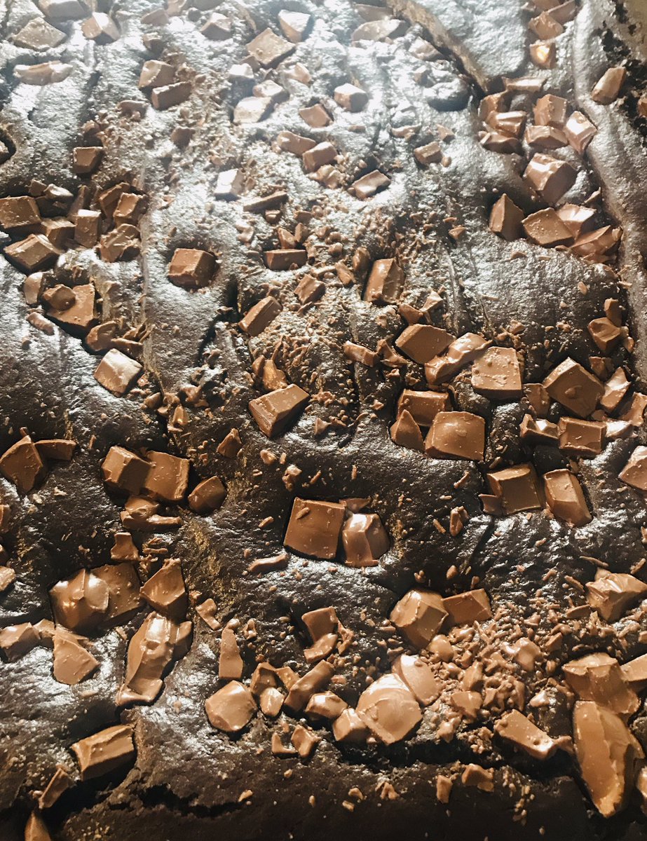 BakedByRomanos's tweet photo. The chocolatiest Salt Brownie 🍫
#chocolatebrownies #browniedechocolate #belgiumchocolate #cambridgefood #localfood #bakingcakes🍰 #huntingdonfood #lovefoods #browniesofinstagram #cateringevent #localbusiness #localcaterer #supportyourlocalbusiness #supportindependents https://t.co/FiKd6Mewqp