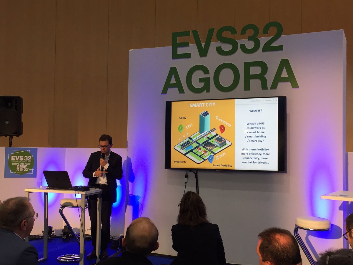 H2Europe's tweet photo. .@EVS32_’s #FuelCell EVs &amp; #hydrogen refuelling stations session has ended. Among the speakers also our members @McPhyEnergy &amp; @nelhydrogen talking about key trends, key assets of on-site production &amp; the H2 Bus Europe project. Learn more about FC buses at https://t.co/eEzT7Yshfu https://t.co/5STsOF9YKO